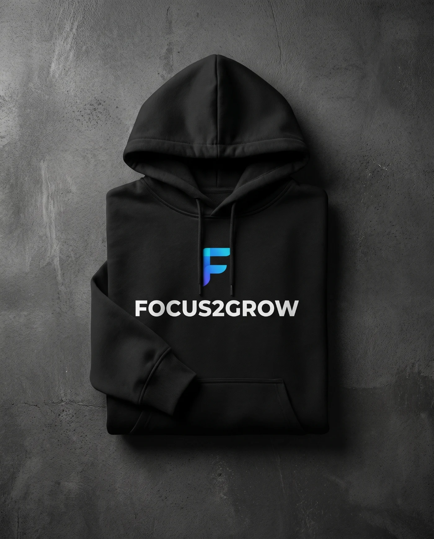 Bestehendes KI-Konzept eines schwarzen T-Shirts mit FOCUS2GROW Textdruck