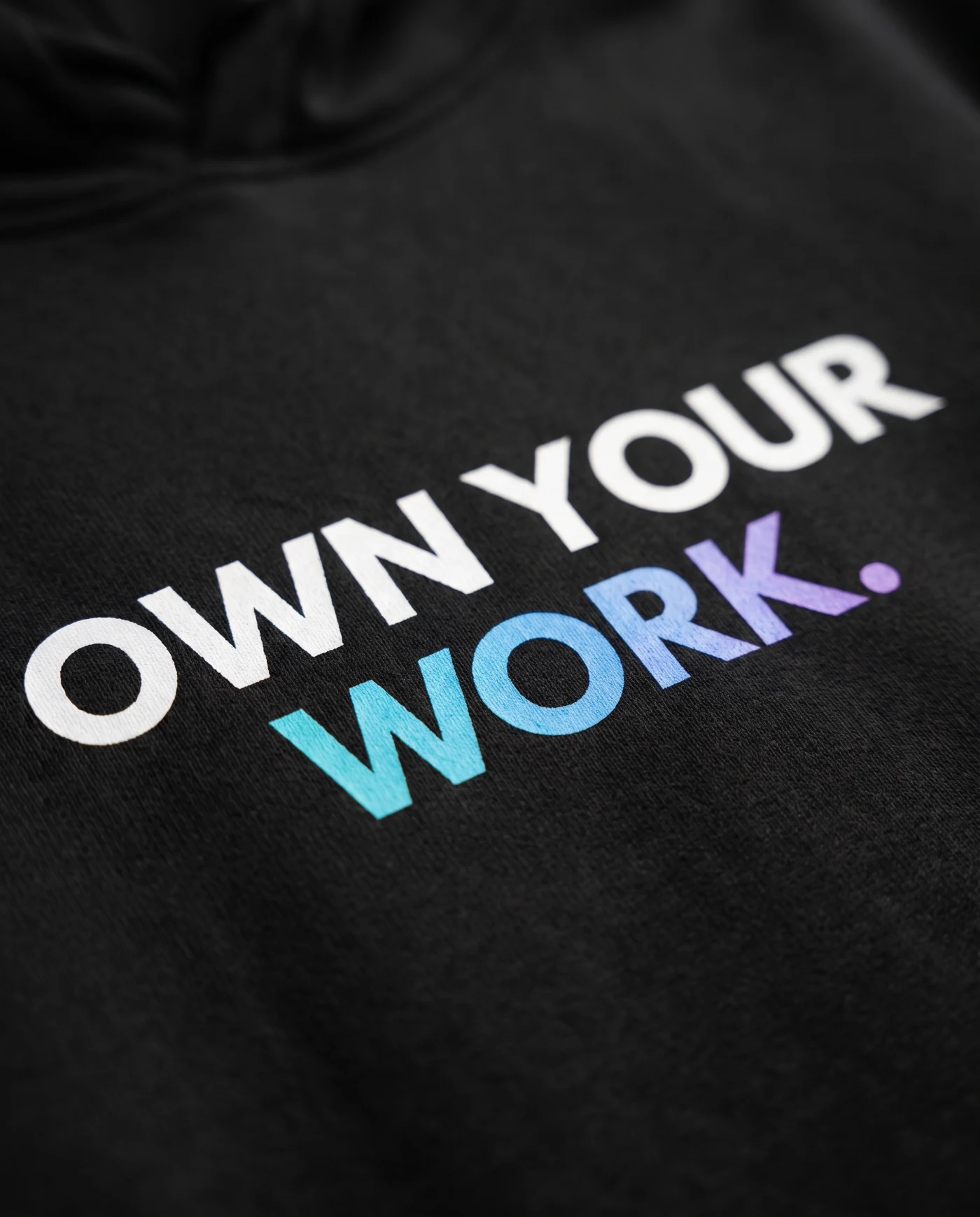 Own Your Work Bestehende KI-Konzeptansicht. Kein reales Produktfoto und keine Materialzusage.